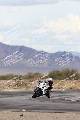 media/Nov-16-2025-Race Pace (Sun) [[8c5fa54630]]/Non Verified Riders (1st 20 Minutes)/5-Turn 15 (110pm)/